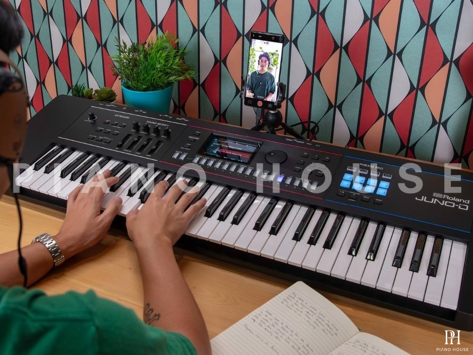 ROLAND JUNO-D6