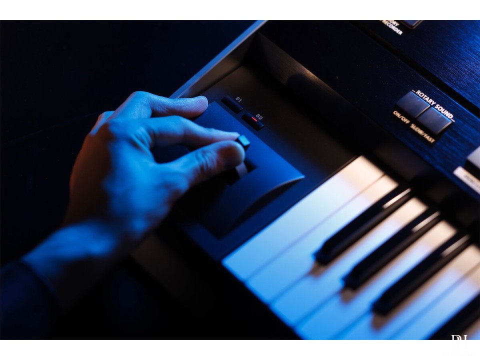Roland JUPITER 80
