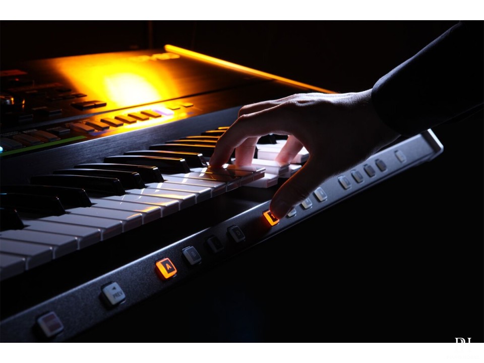 Roland JUPITER 80