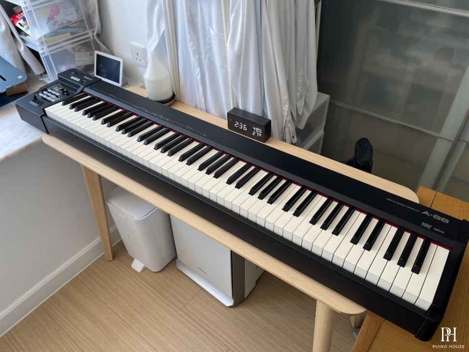 ROLAND A-88MKII Midi Keyboard Controller