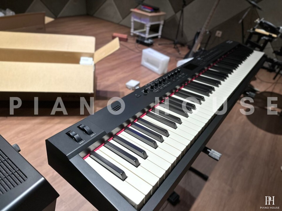 ROLAND RD-88 (USED)