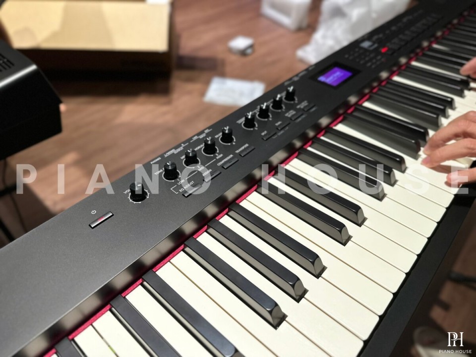 ROLAND RD-88 (USED)