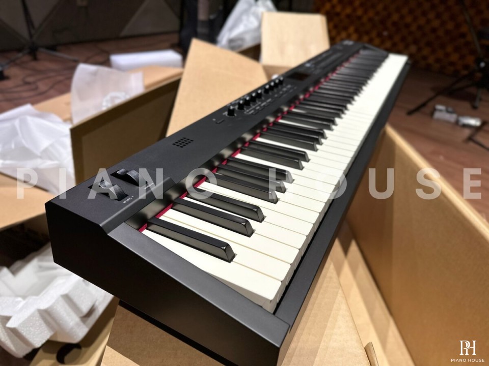 ROLAND RD-88 (USED)