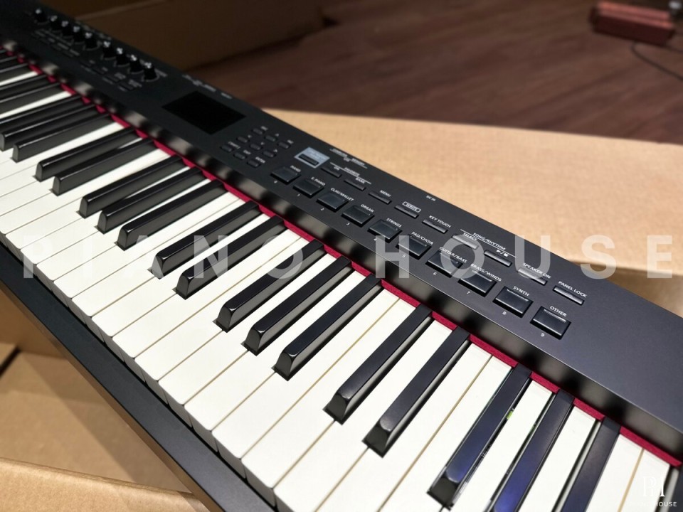 ROLAND RD-88 (USED)