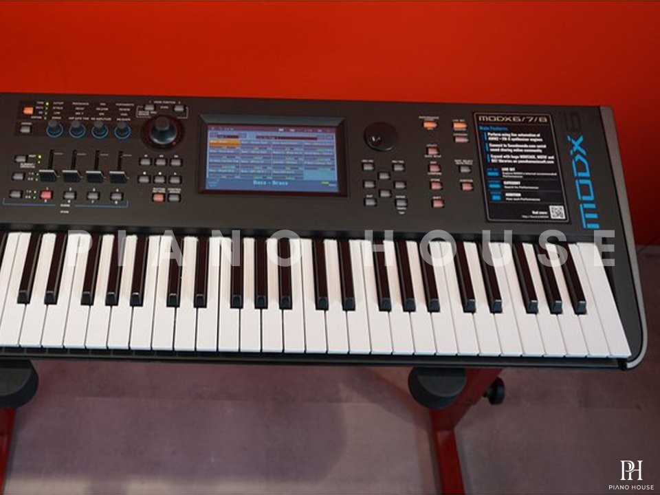 Yamaha MODX6