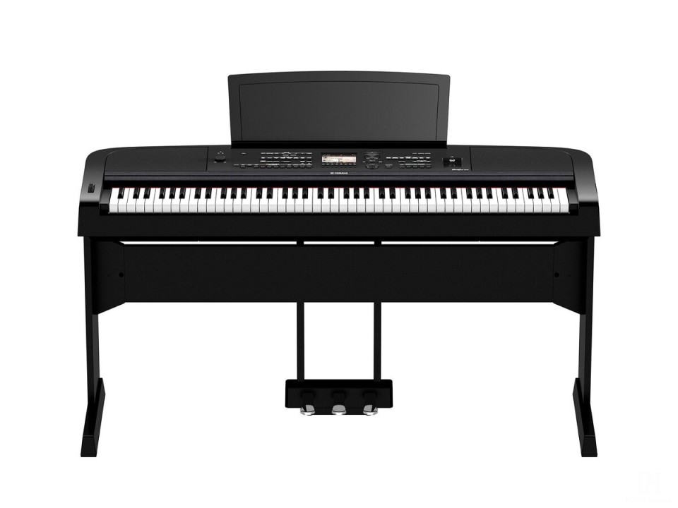 YAMAHA DGX-670 B