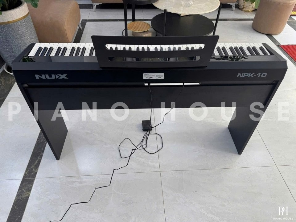 NUX NPK-10 Black (Có chân gỗ)