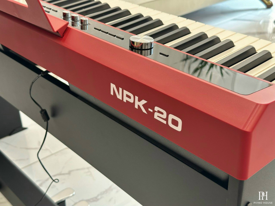 NUX NPK-20 Red (Có chân gỗ)