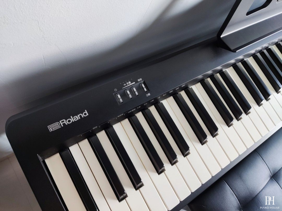 ROLAND FP-18