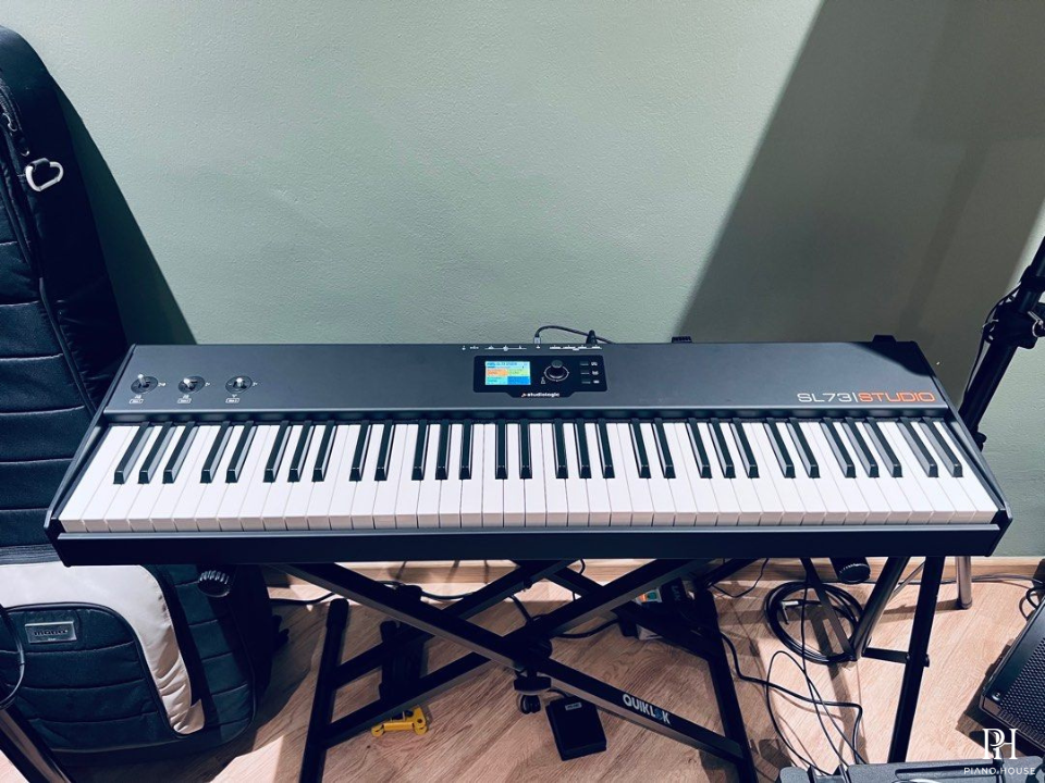 Studiologic SL73