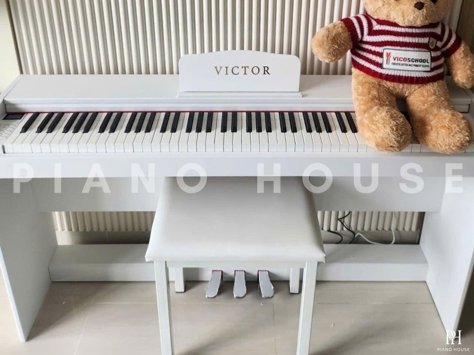 Piano Victor P200