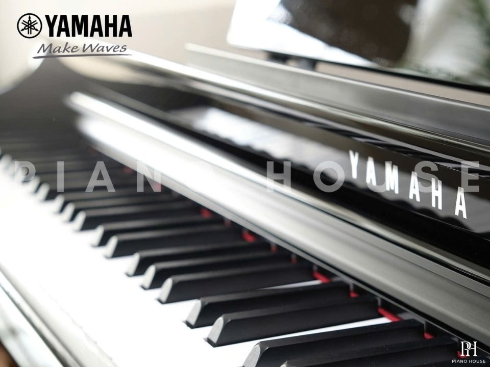YAMAHA CLP-835 PE