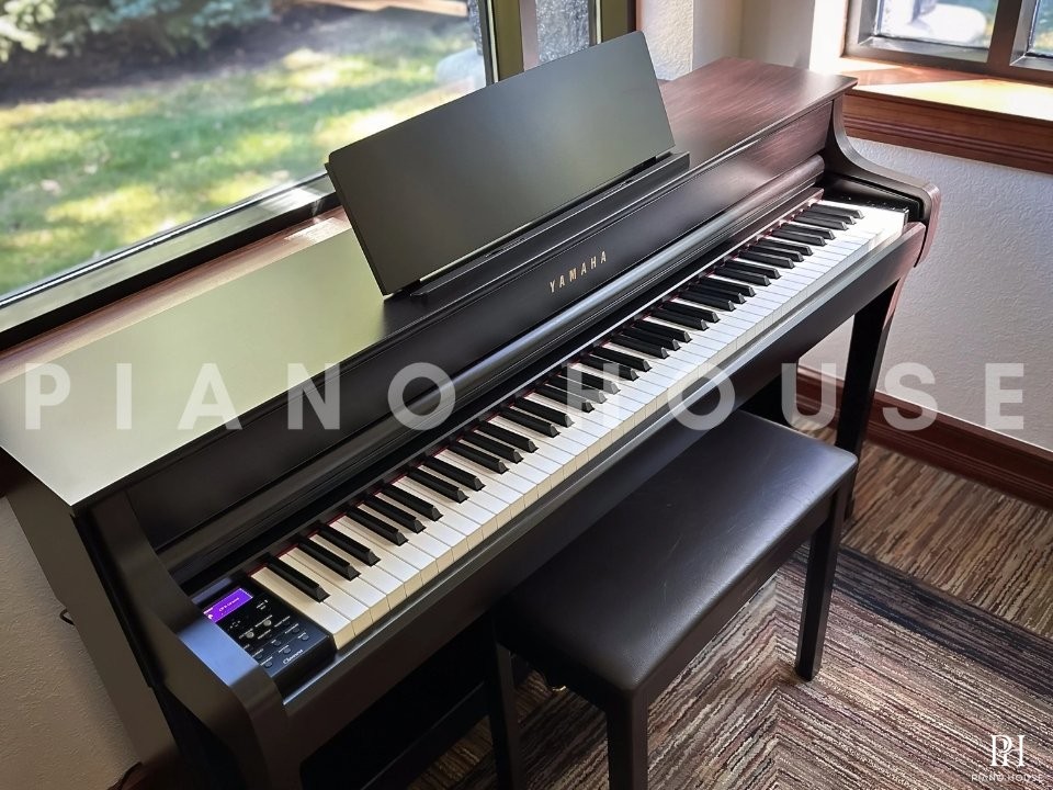 YAMAHA CLP-835 R