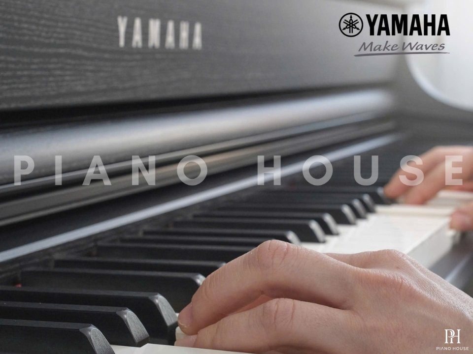 YAMAHA CLP-845 B