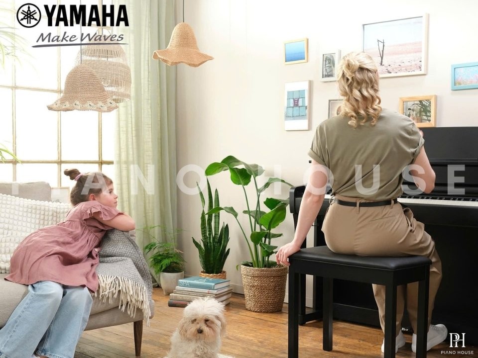 YAMAHA CLP-845 B