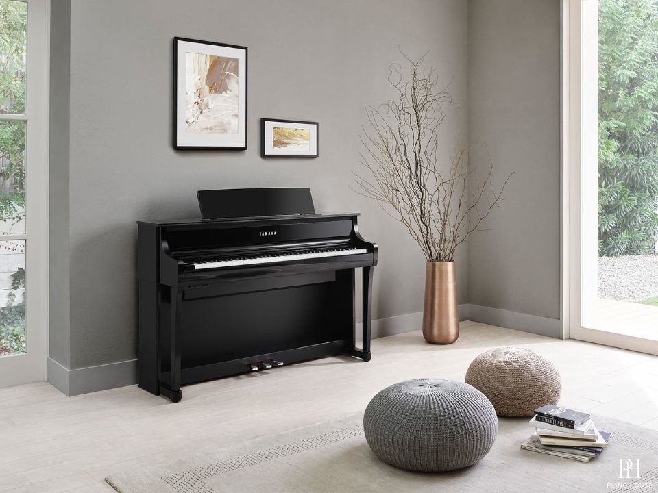 YAMAHA CLP-875 PE