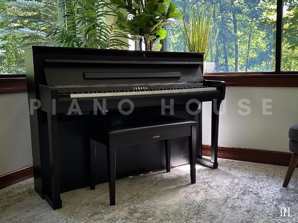YAMAHA CLP-885 B