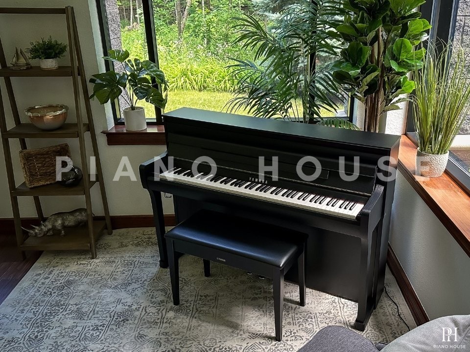 YAMAHA CLP-885 B