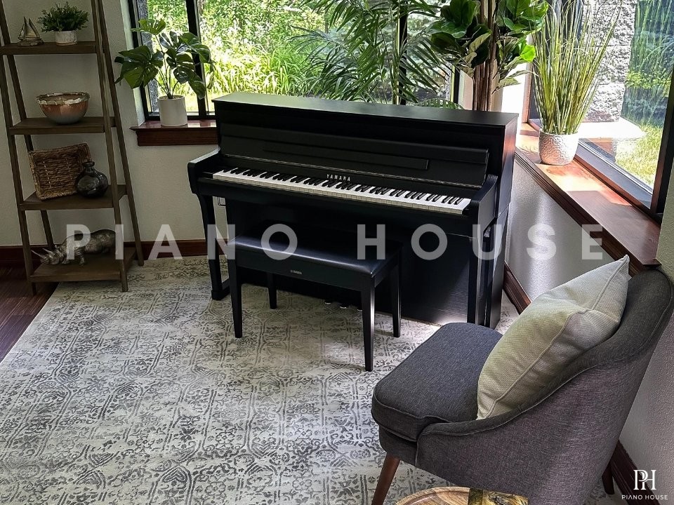 YAMAHA CLP-885 B