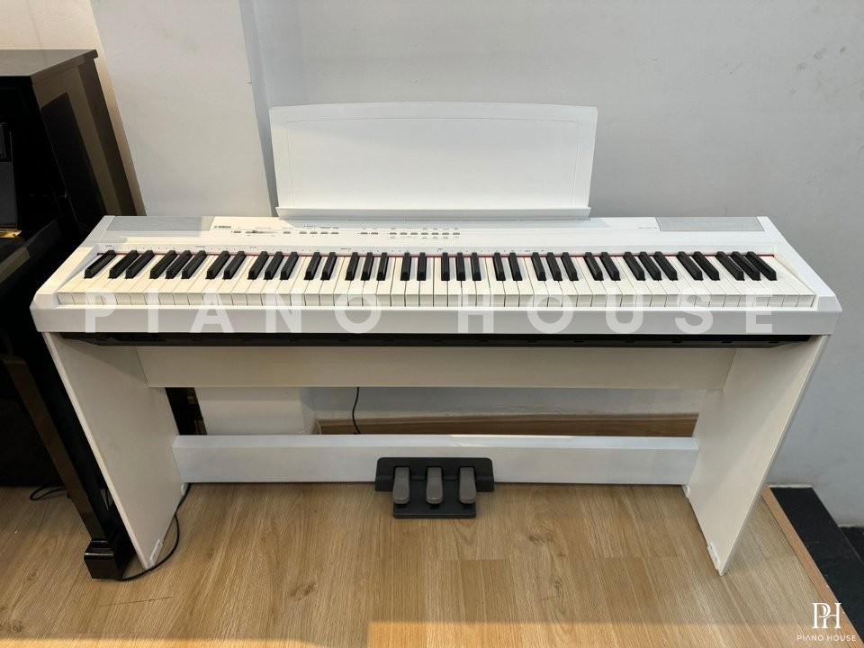 YAMAHA P-105 (3 pedals)