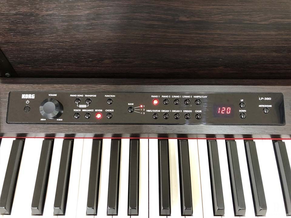 KORG LP-380 RW