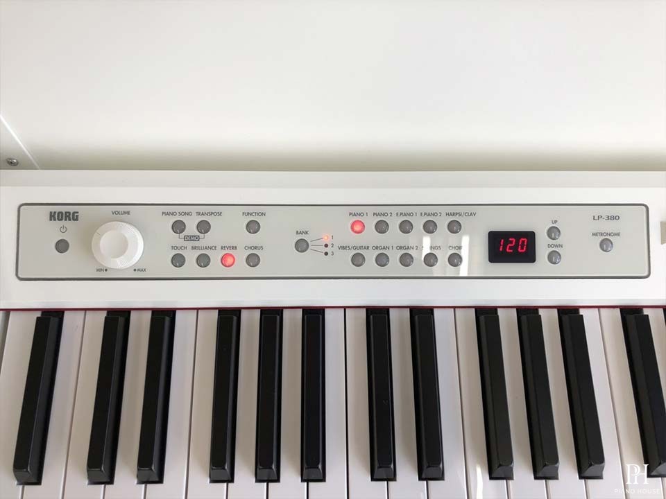 KORG LP-380U WH