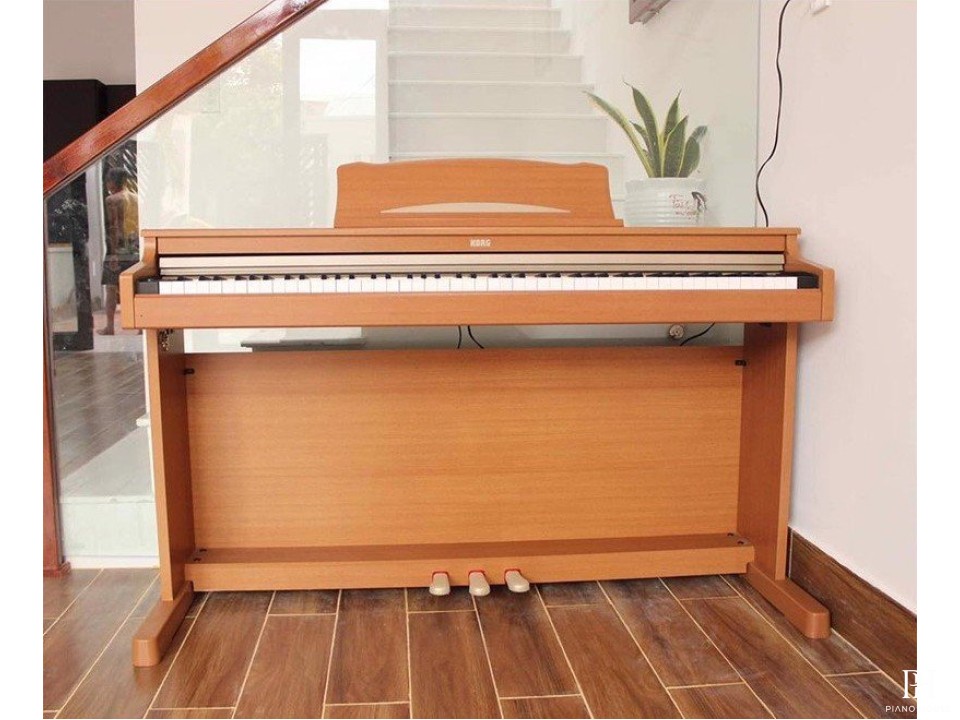 KORG C330