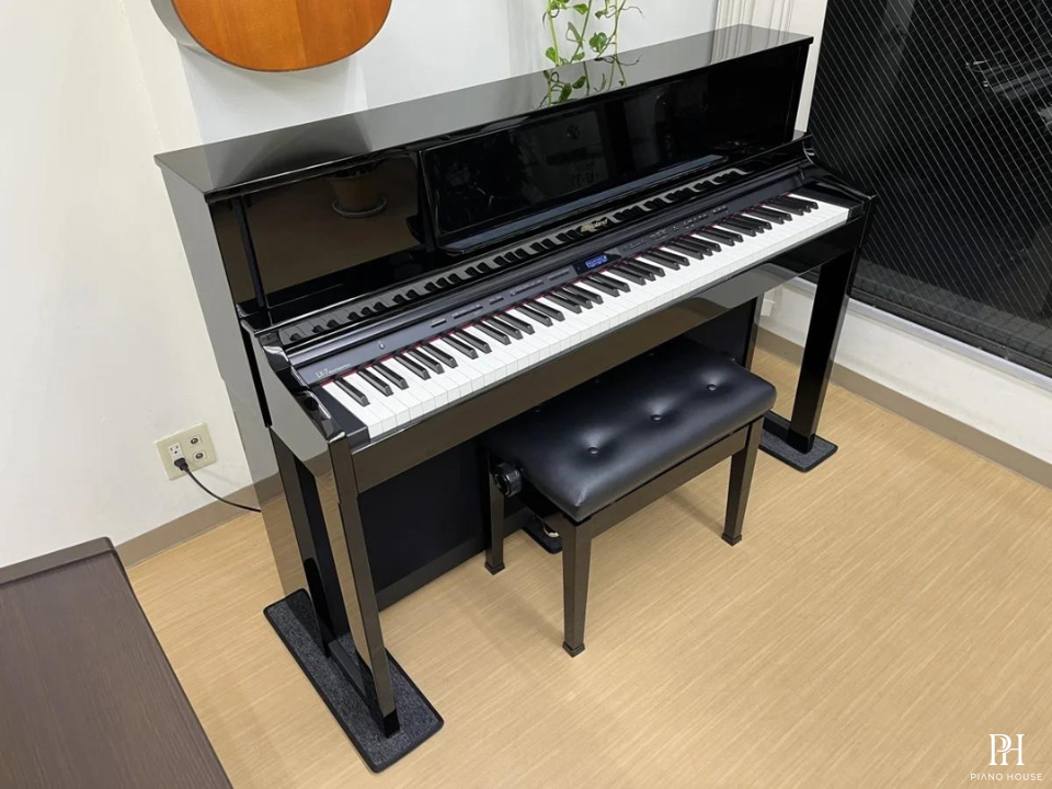 ROLAND LX7 PE