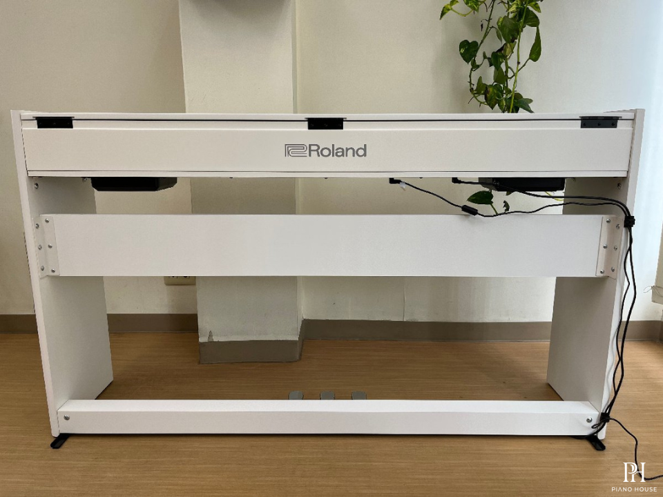 ROLAND F701 WH