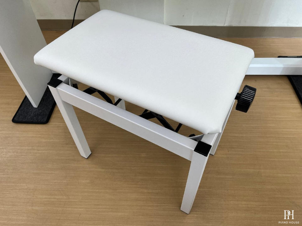 ROLAND F701 WH