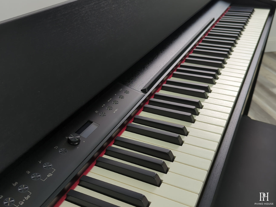 ROLAND F701 CB (USED)