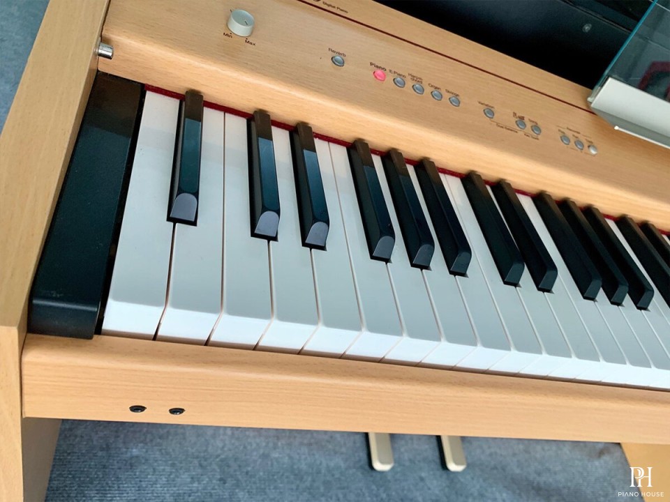 Roland F-90