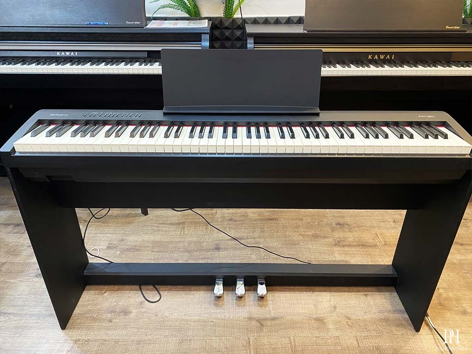 ROLAND FP-30 BK