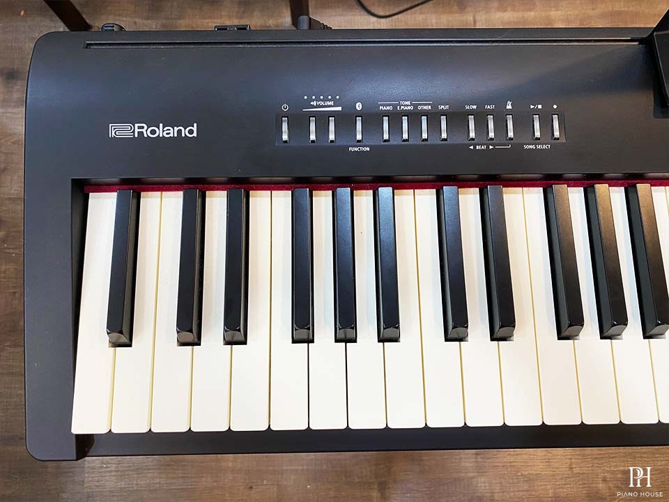 ROLAND FP-30 BK