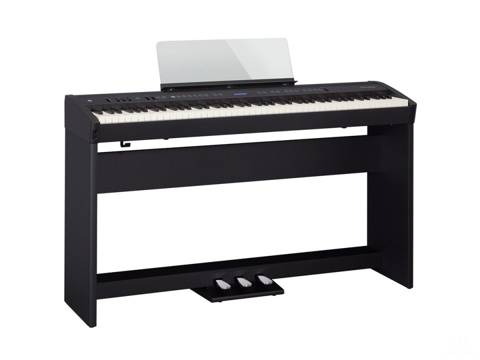 ROLAND FP-60 (Used)
