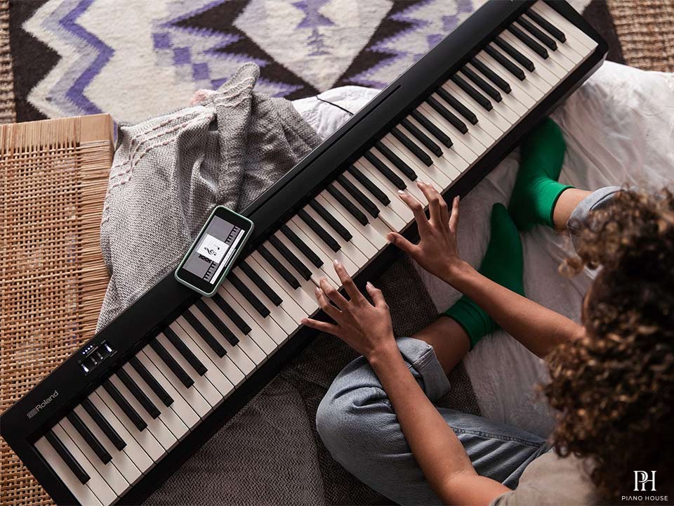 ROLAND FP-10
