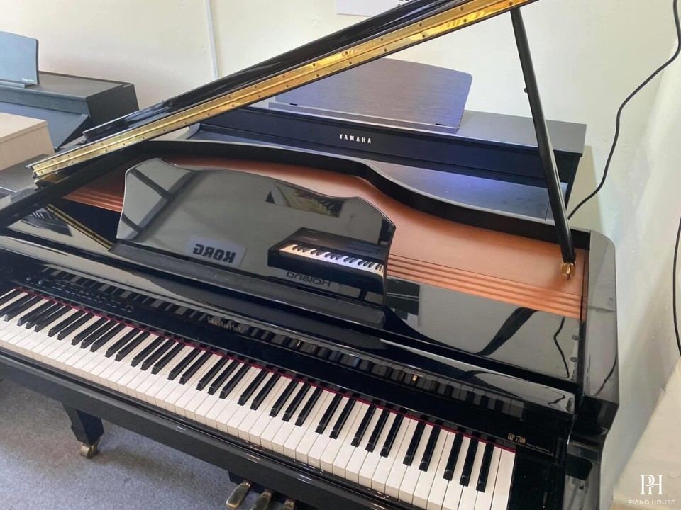 ROLAND HP-7700