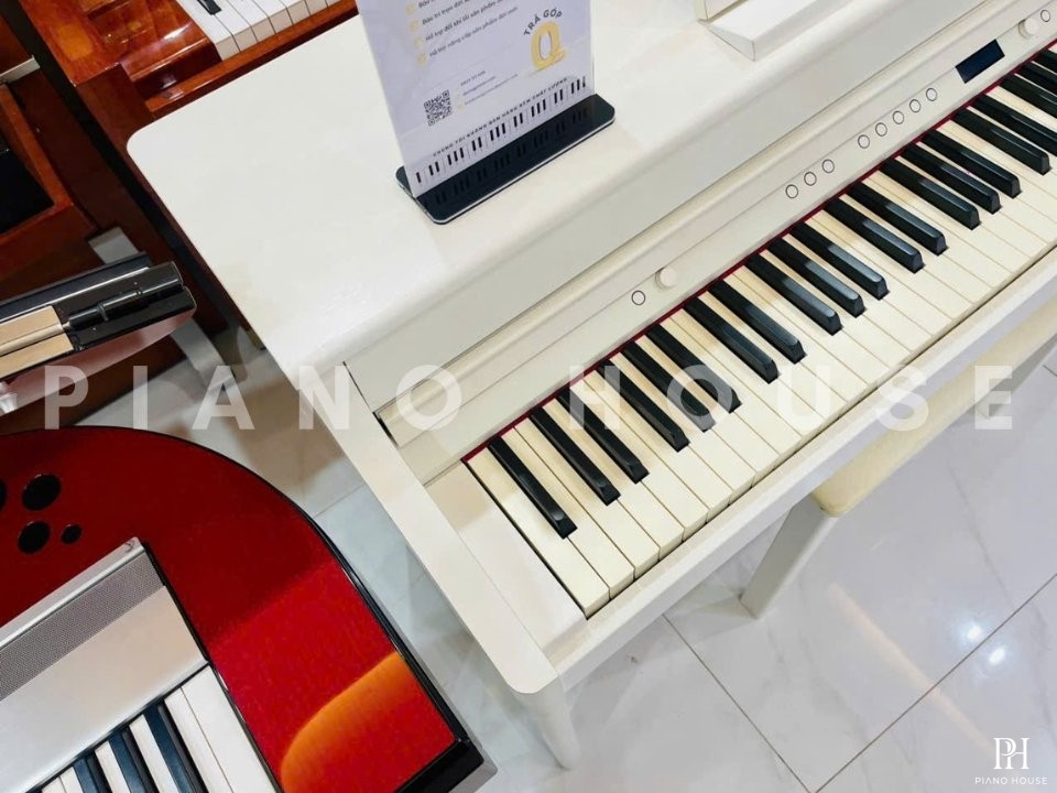 ROLAND HP-702 WH