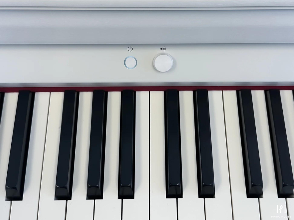 ROLAND HP-704 WH