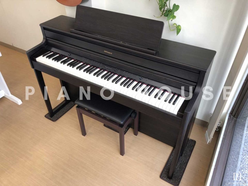 ROLAND HP-704 DR
