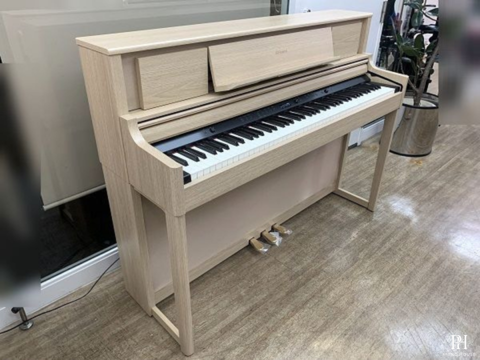 ROLAND LX-705 LA (USED)