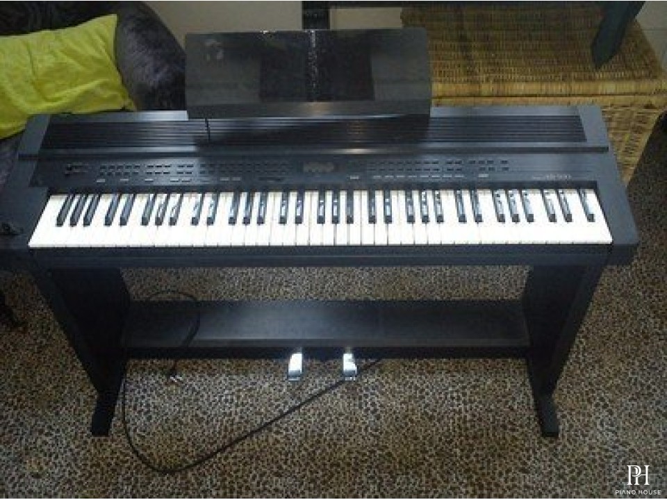 Roland KR 500