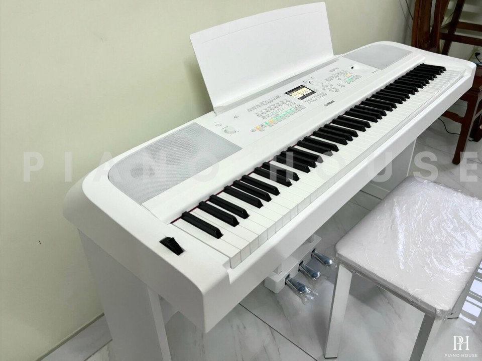 YAMAHA DGX-670 WH