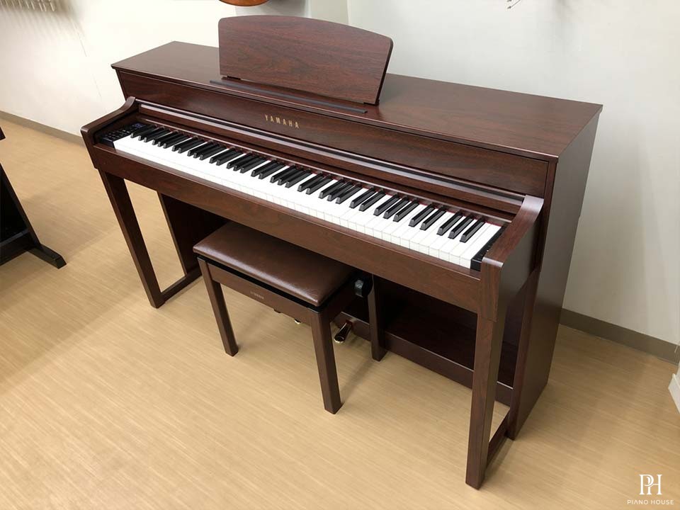 YAMAHA CLP-535 M