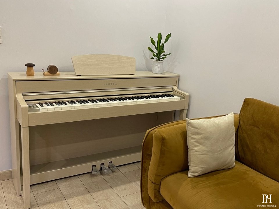 YAMAHA CLP-535 WA