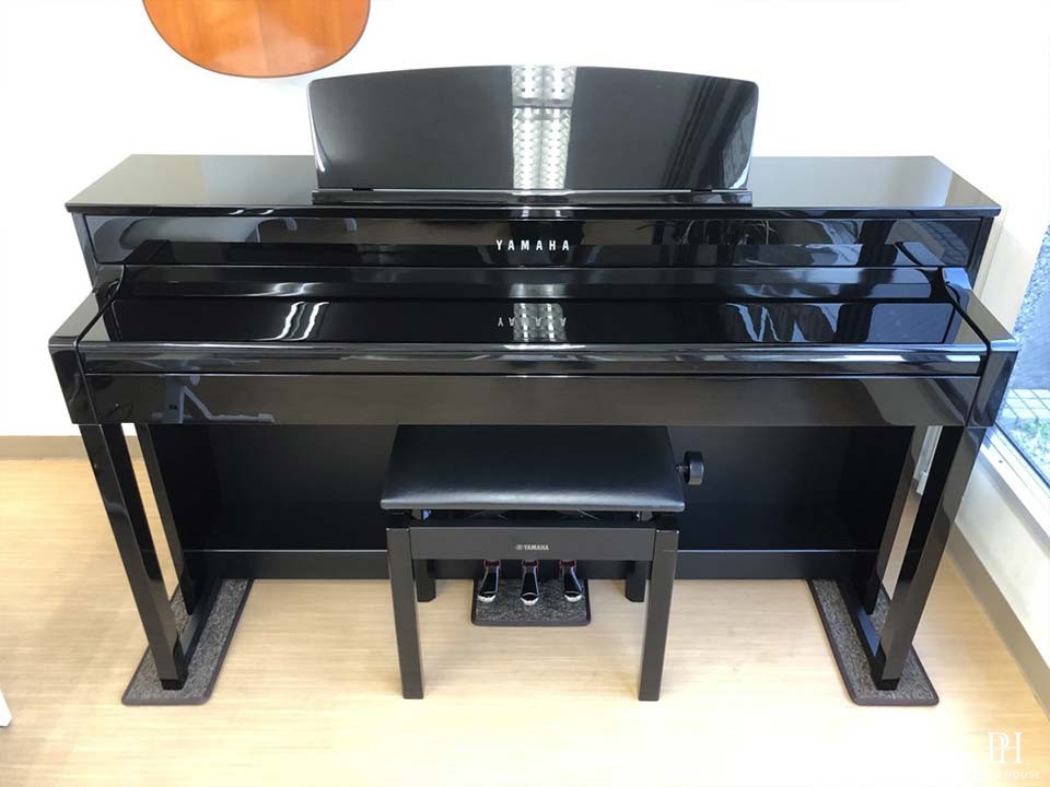 YAMAHA CLP-545 PE