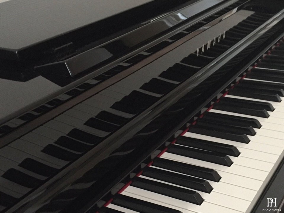 YAMAHA CLP-535 PE