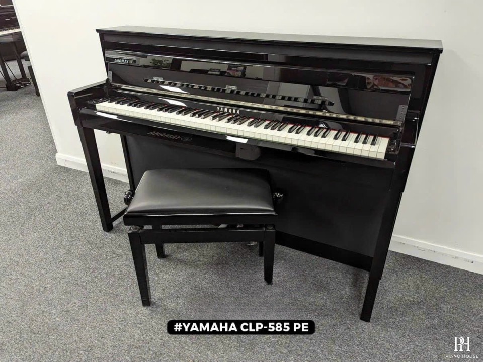 YAMAHA CLP-585 PE