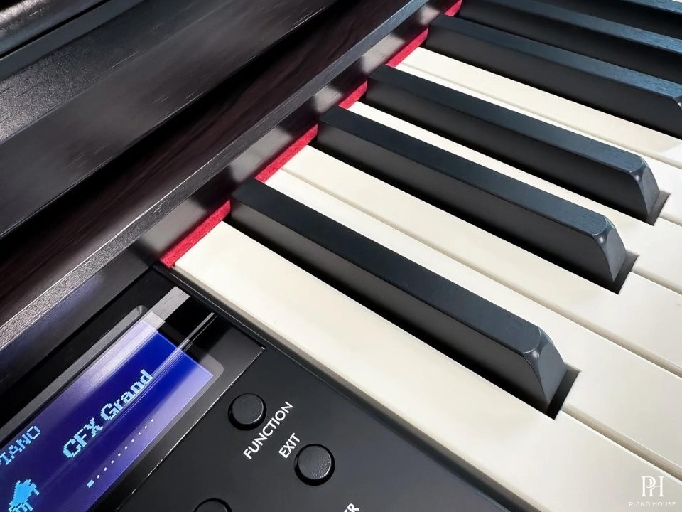 YAMAHA CLP-735 R