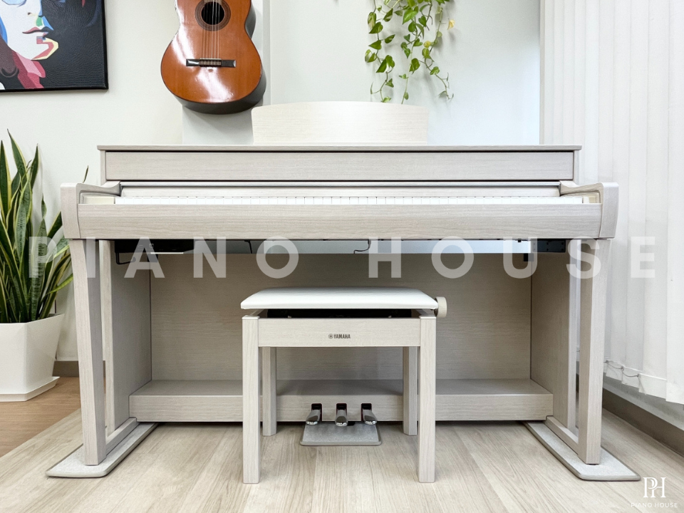 YAMAHA CLP-735 WA (USED)